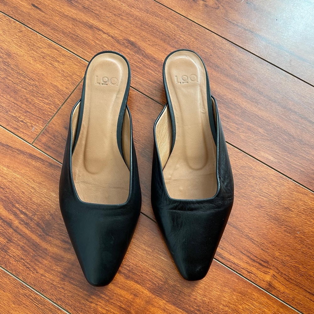 LOQ Black Leather Heeled Mules 37